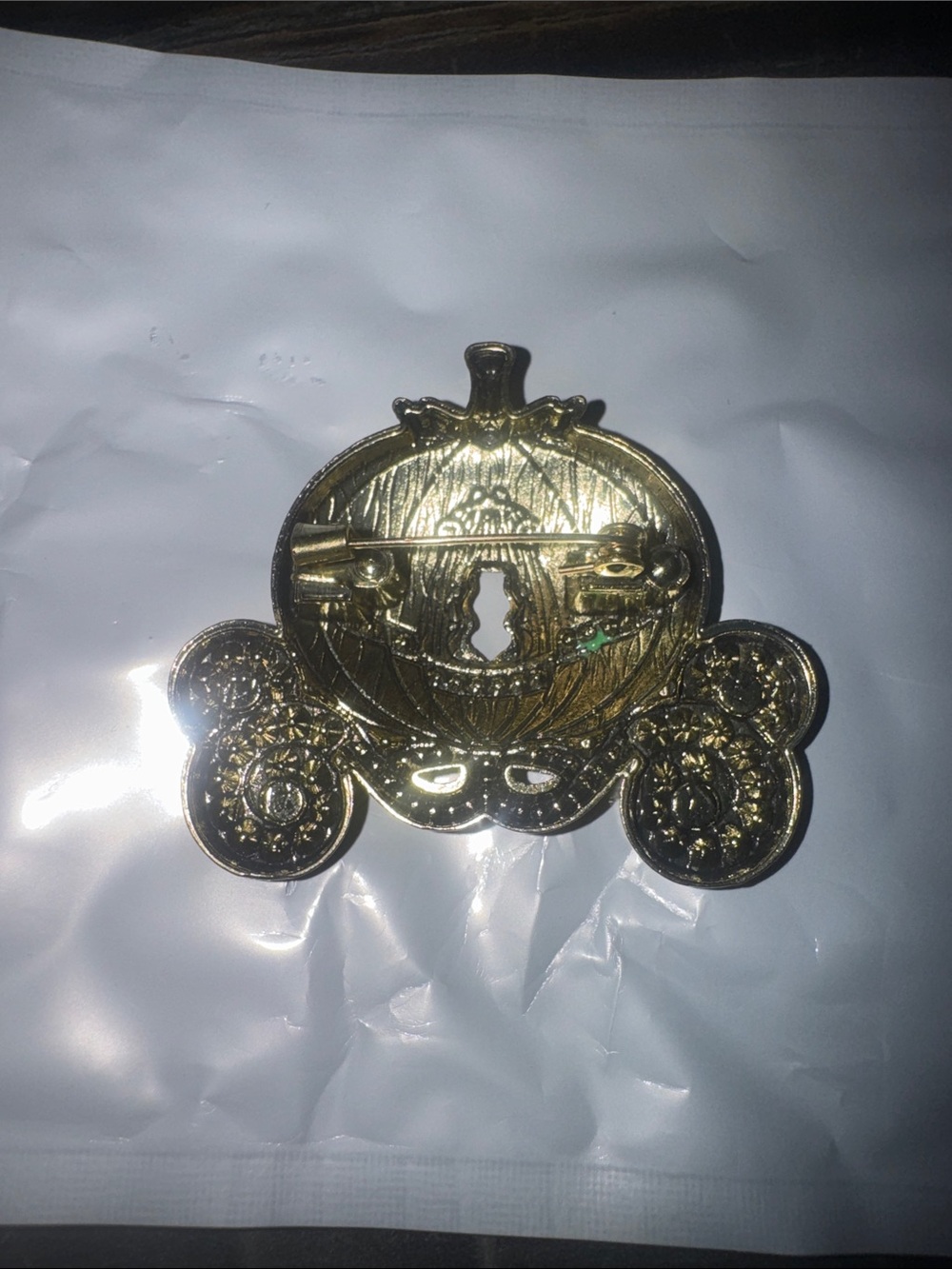Green Enamel Carriage Pin Brooch - Picture 8 of 9